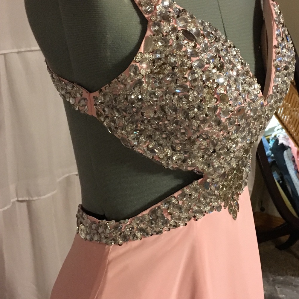 Prom/pageant dress sz 6/ coral worn once